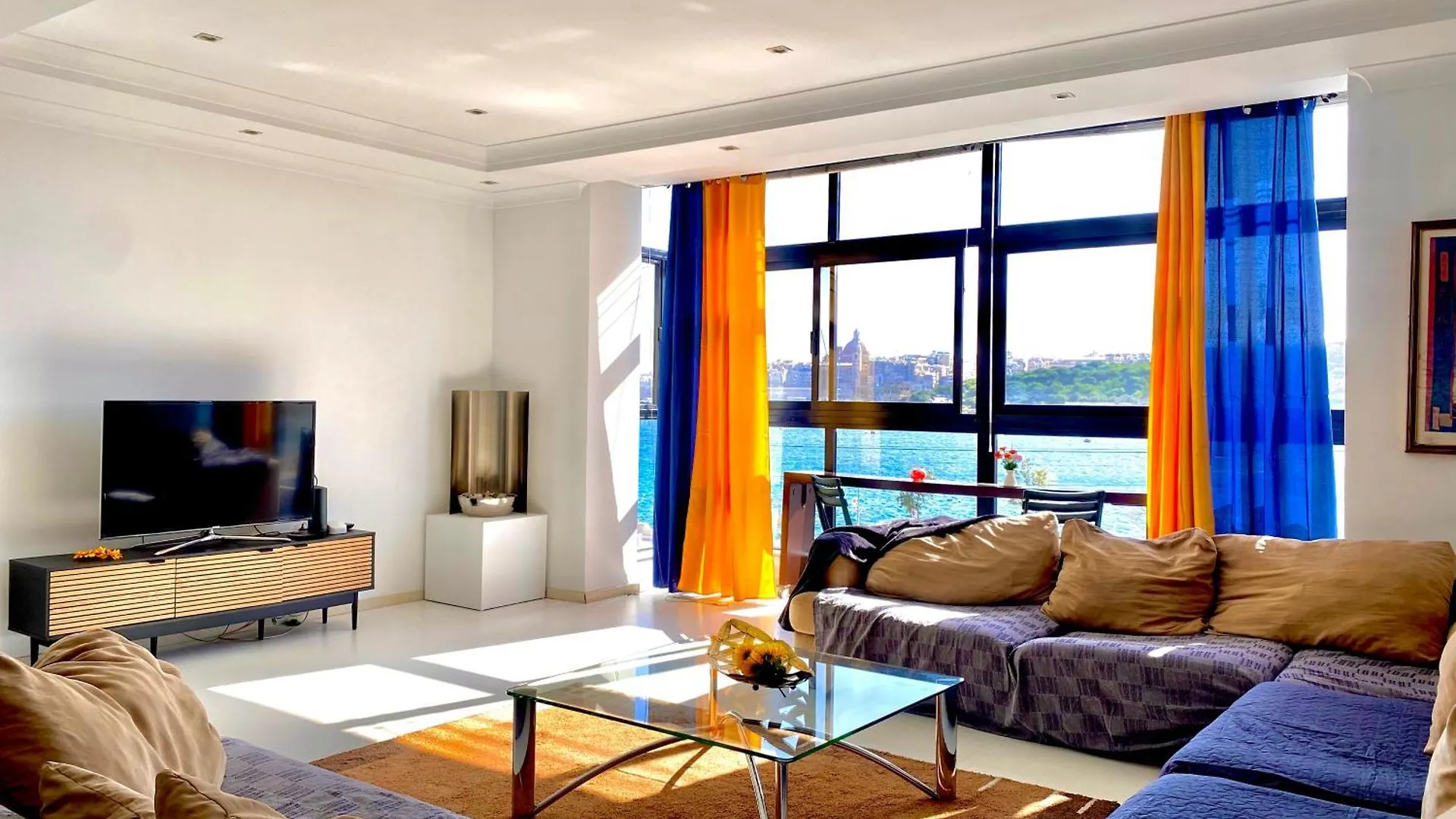 Apartment Seafront Harbour Haven - Steps To Ferry, Shops And Beaches Sliema Malta