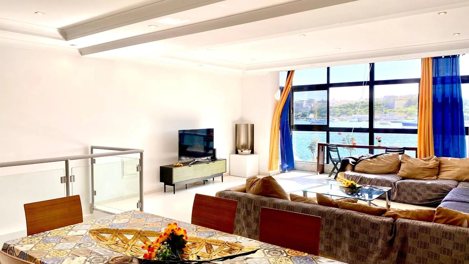 Apartment Seafront Harbour Haven - Steps To Ferry, Shops And Beaches Sliema