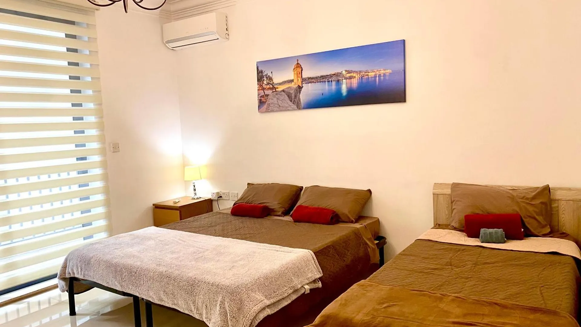 Apartment Seafront Harbour Haven - Steps To Ferry, Shops And Beaches Sliema Malta