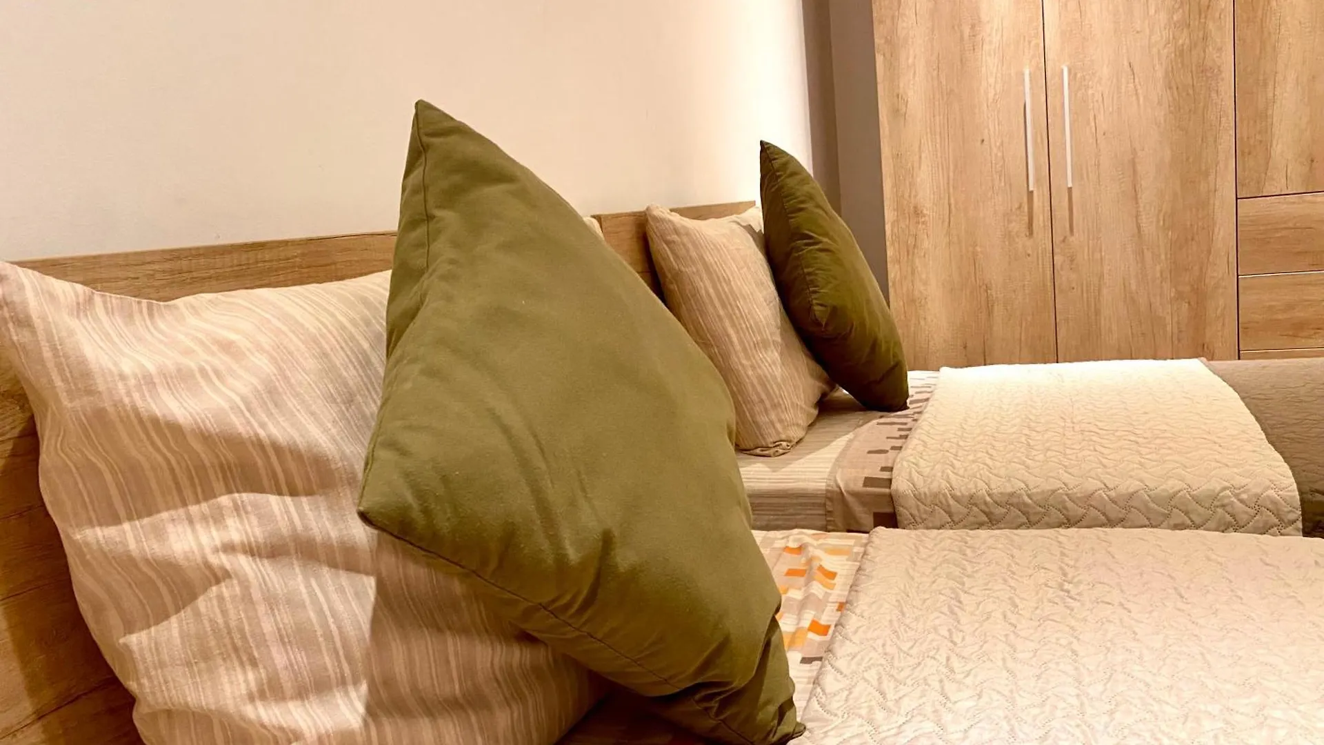 Seafront Harbour Haven - Steps To Ferry, Shops And Beaches Sliema