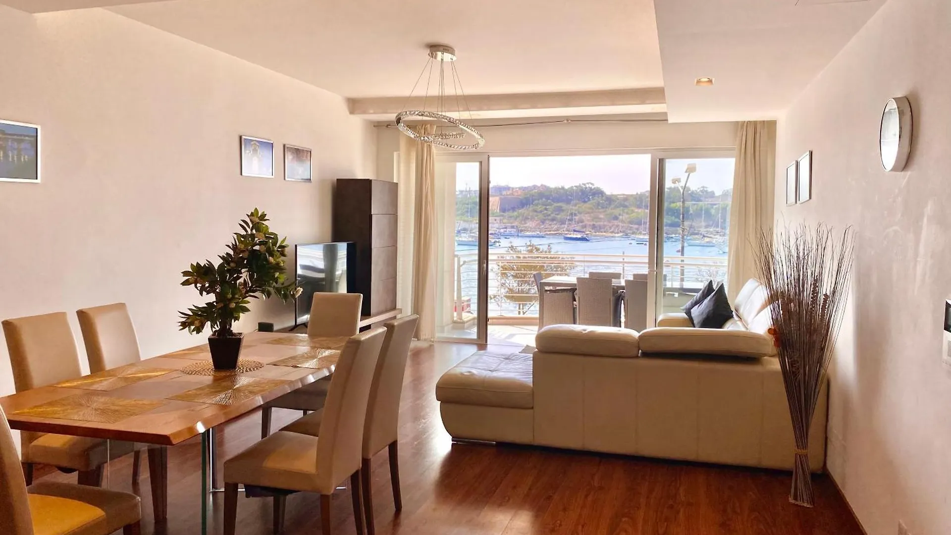 Apartment Seafront Harbour Haven - Steps To Ferry, Shops And Beaches Sliema