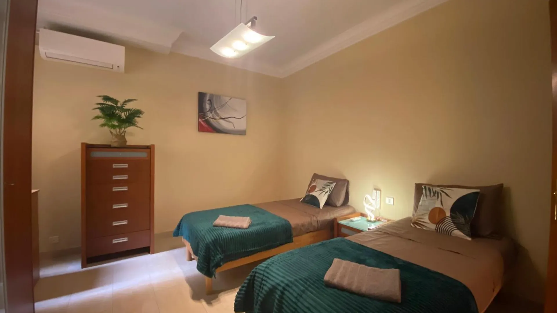 Seafront Harbour Haven - Steps To Ferry, Shops And Beaches Sliema Apartment