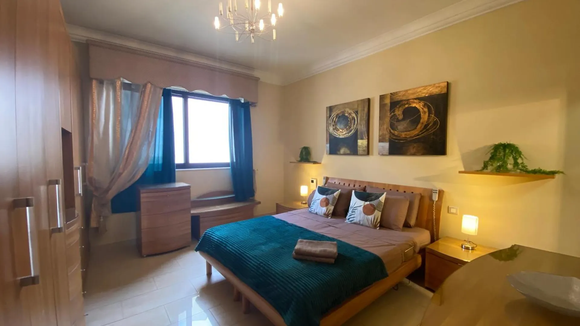 Seafront Harbour Haven - Steps To Ferry, Shops And Beaches Sliema