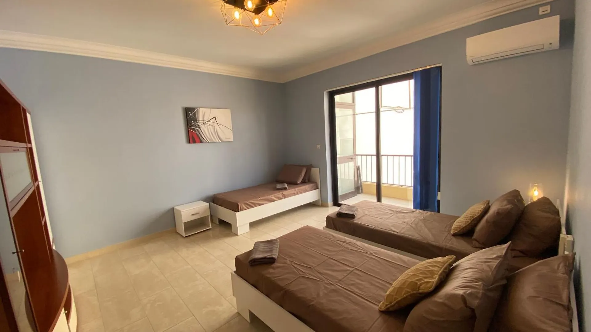Seafront Harbour Haven - Steps To Ferry, Shops And Beaches Sliema Apartment