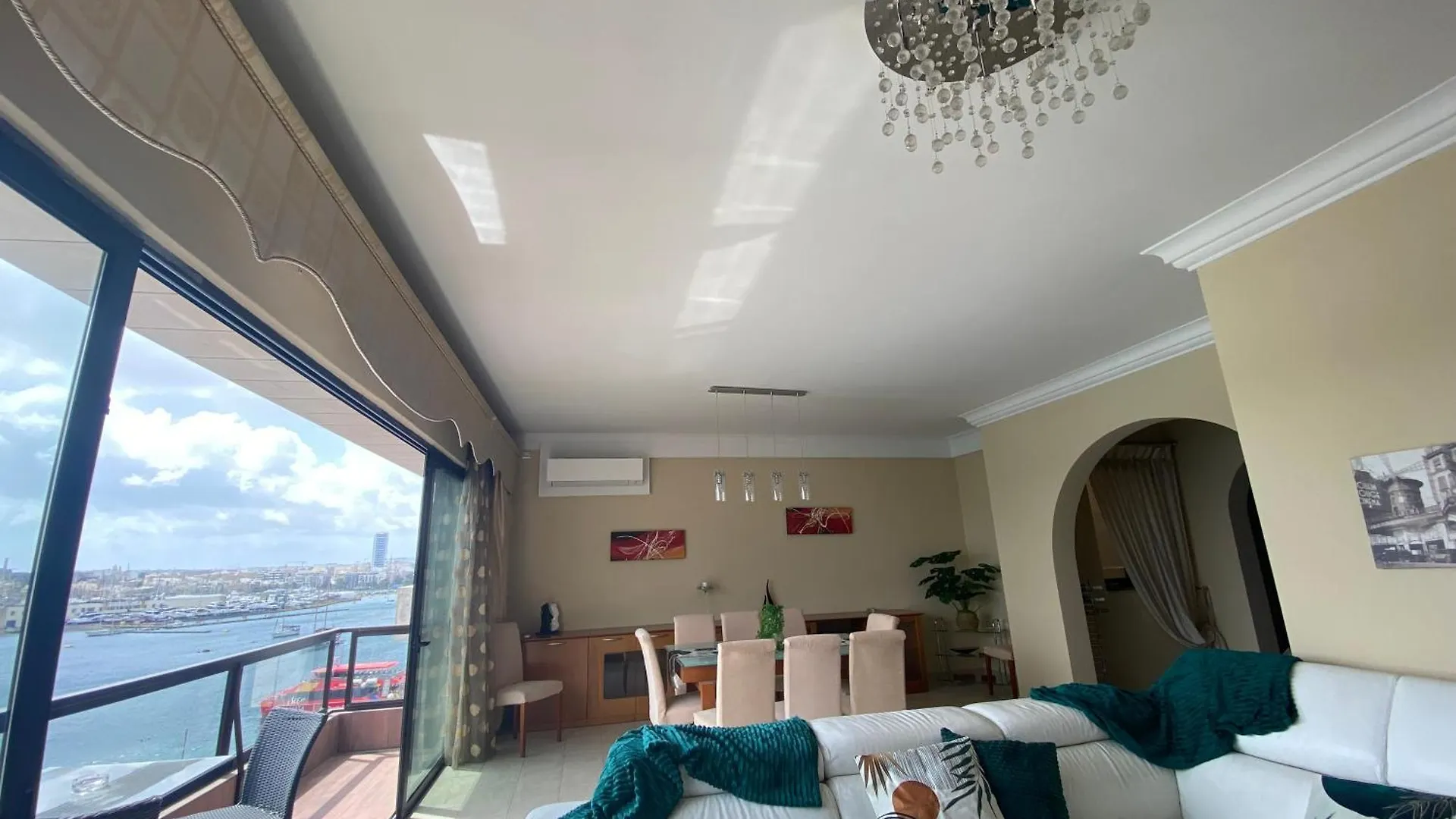 Seafront Harbour Haven - Steps To Ferry, Shops And Beaches Sliema